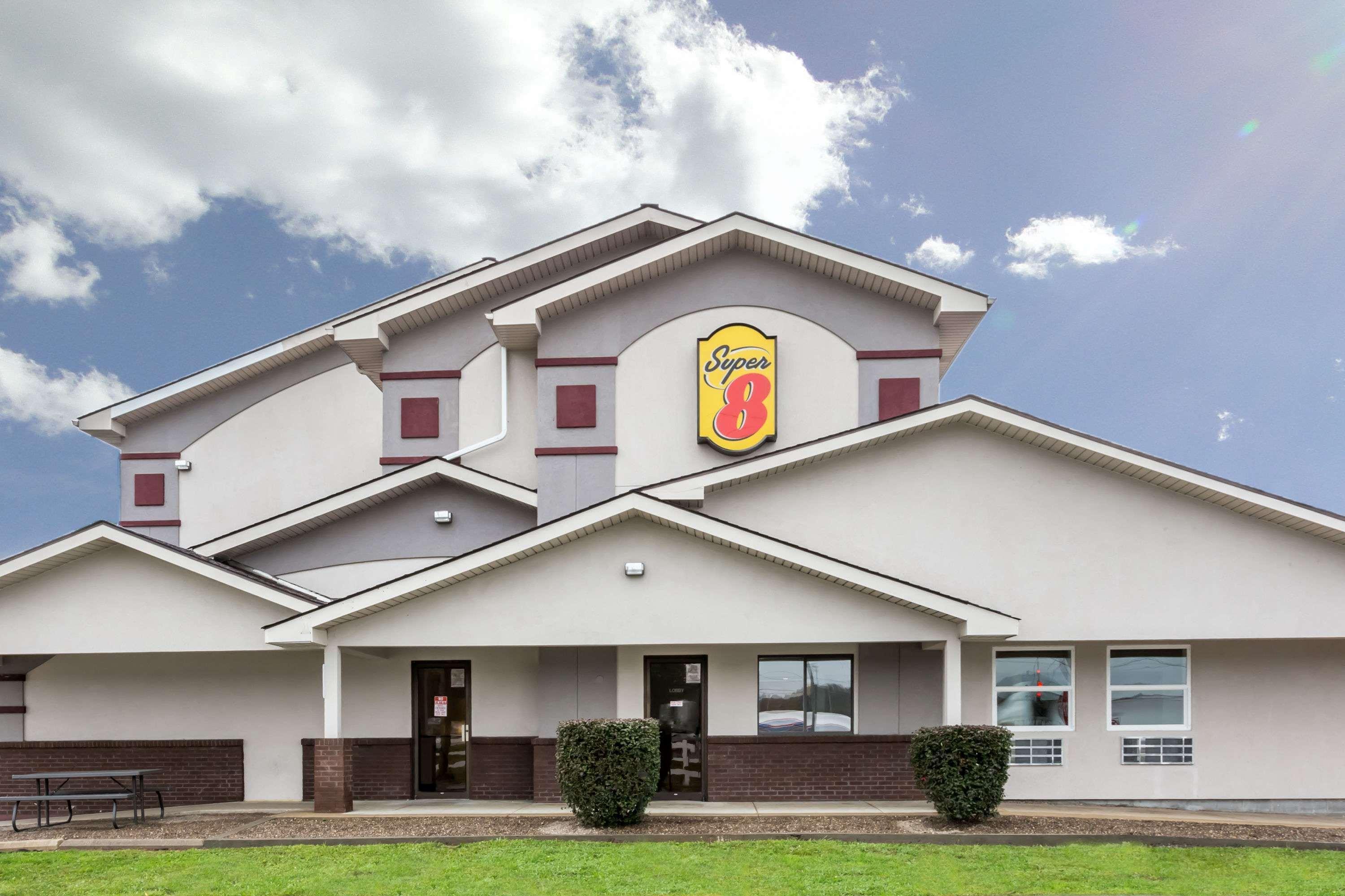 Super 8 By Wyndham Summersville - New River National Park Exteriör bild