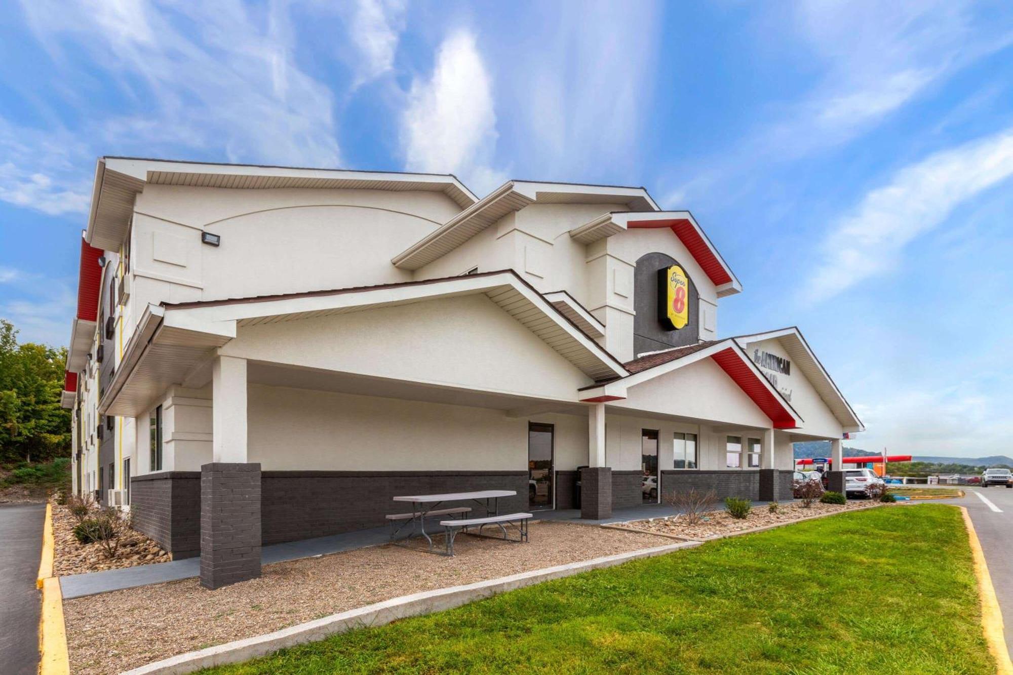 Super 8 By Wyndham Summersville - New River National Park Exteriör bild