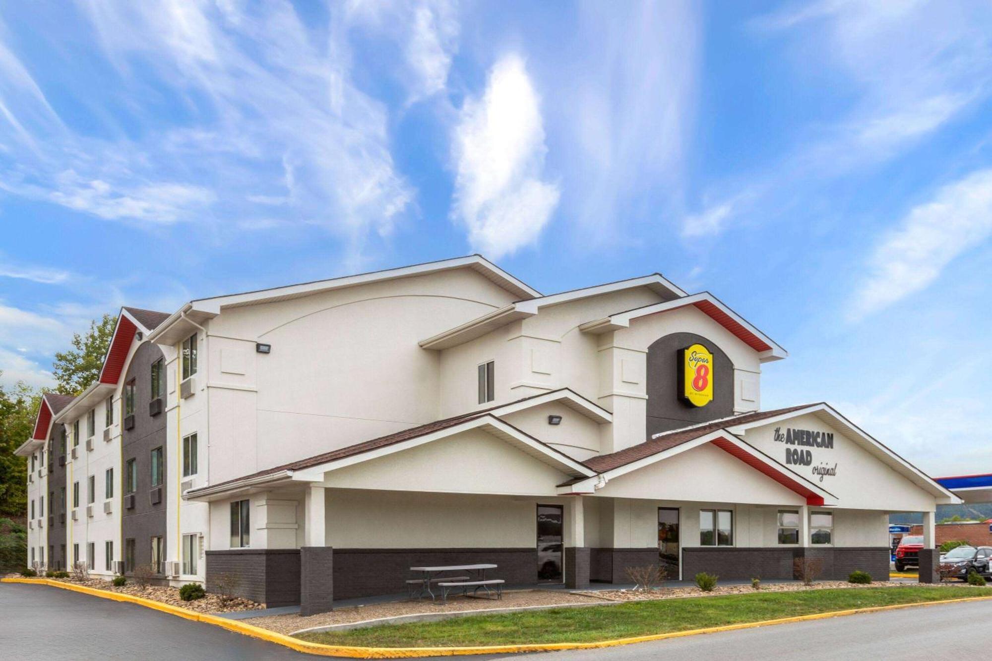 Super 8 By Wyndham Summersville - New River National Park Exteriör bild